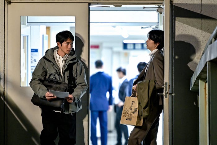 松下洸平、佐久間由衣/「最愛」最終話より(C)TBS