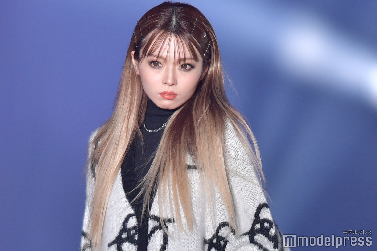 ゆいちゃみ、美スタイル際立つ 大人っぽモノトーンコーデ＜TGC 北九州 2023＞