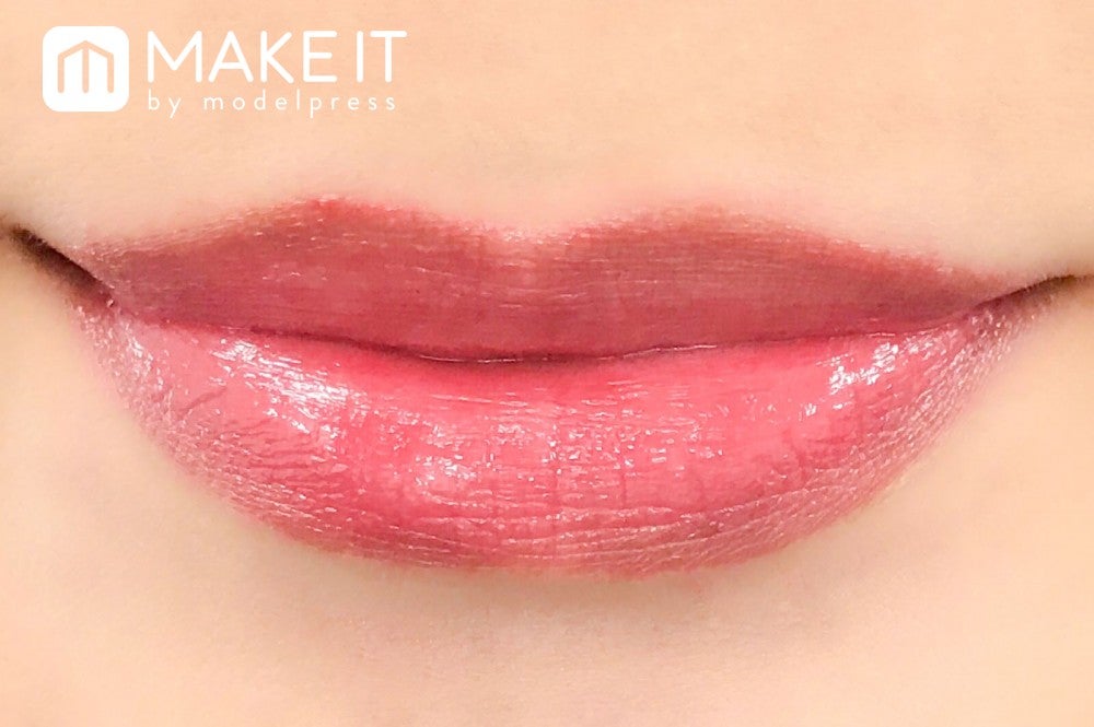 メイベリン／リップクリーム カラー／06 パッション レッド 使用 (C)メイクイット