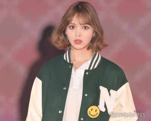 藤田ニコル、ミニスカ×ロングブーツで美脚際立つ<GirlsAward 2022 A/W>