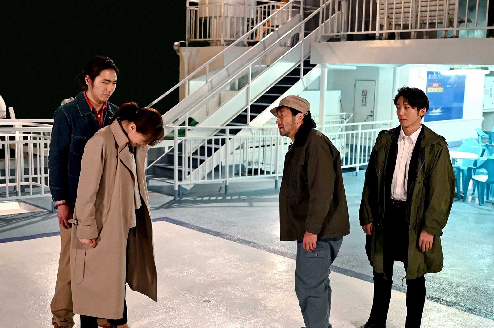 柄本佑、綾瀬はるか、迫田孝也、高橋一生「天国と地獄 ～サイコな2人～」第9話より（C）TBS