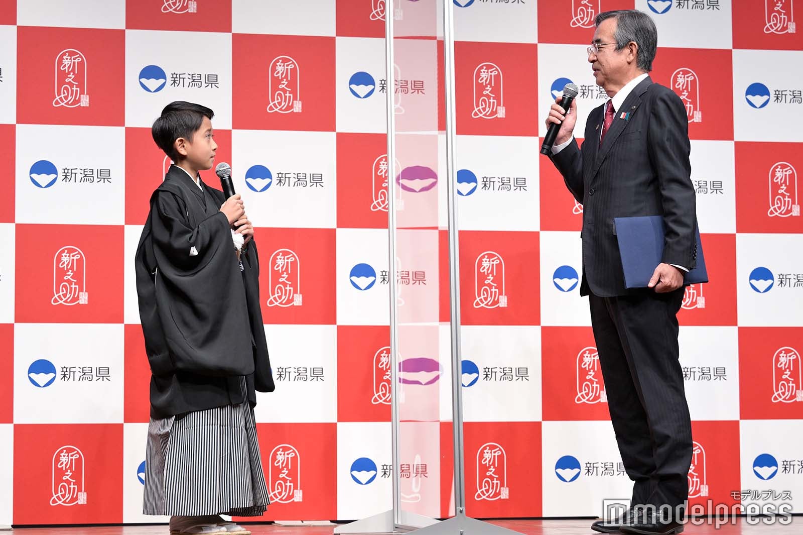 市川新之助、新潟県副知事・佐久間豊氏（C）モデルプレス