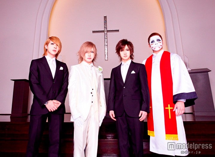 ゴールデンボンバー