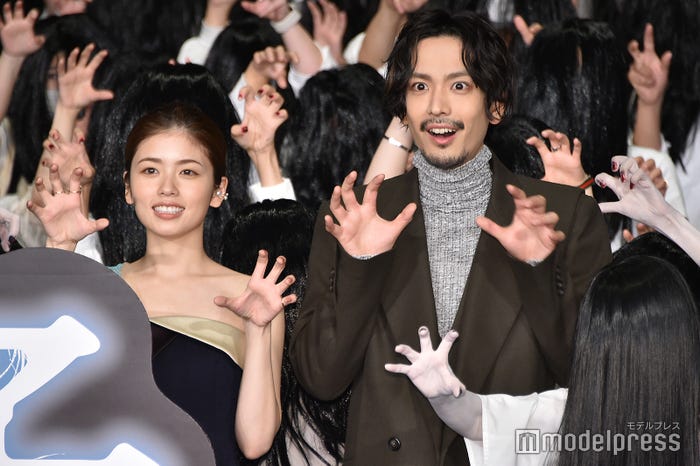 小芝風花、黒羽麻璃央(C)モデルプレス