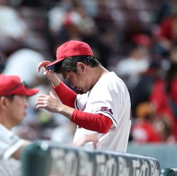 広島・新井監督「4回で代わる展開になるとブルペンに負担がかかるので、ちょっと苦しくなった」「反省するところは反省」【一問一答】