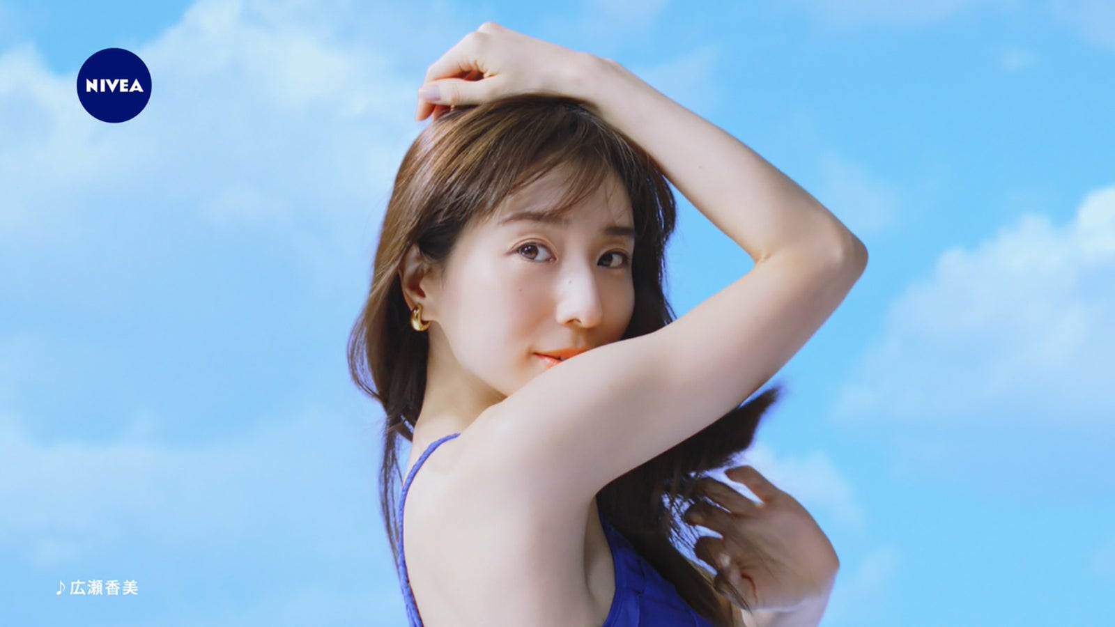 田中みな実 綺麗なうなじ デコルテ 美背中を あざと美しく 大胆披露 モデルプレス