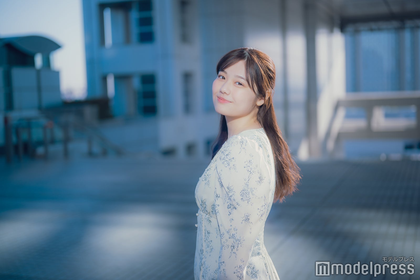 峯本奈津さん（C）モデルプレス