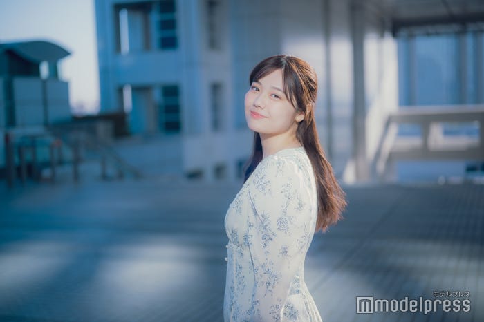 峯本奈津さん(C)モデルプレス
