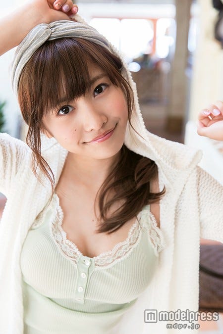 佐野ひなこファースト写真集「Hinako」より(C)唐木貴央/ヤングマガジン