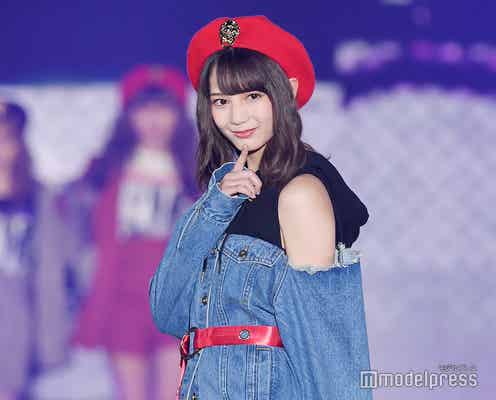 けやき坂46小坂菜緒、素肌チラリ 可愛さ満点仕草に歓声<GirlsAward 2018 A/W>