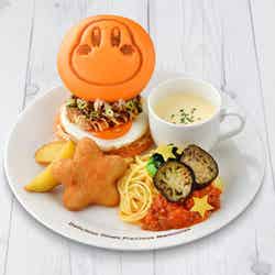 ワドルディバーガー(お好み焼き)&ミートパスタ スーベニアプレートなし2,288円/スーベニアプレート付き3,278円(C)Nintendo / HAL Laboratory, Inc.