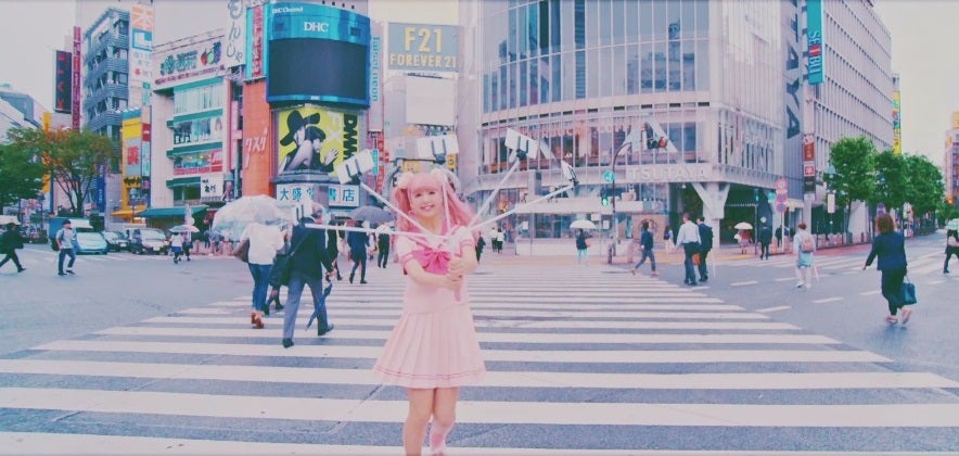 藤田ニコル「Bye Bye」MVより