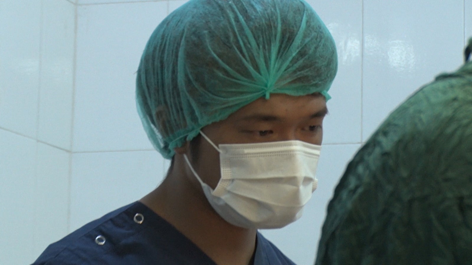 ハト胸／「あいのり：Asian Journey」第8話より（C）フジテレビ