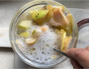 ビンと水があればできる発酵ジュースの作り方