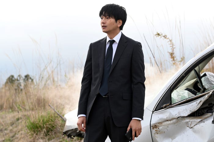 向井理「ダブルチート 偽りの警官 Season2」(C)WOWOW テレビ東京