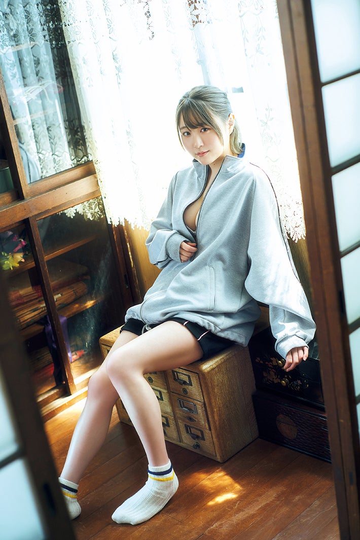 市村愛里（C）高橋慶佑、光文社