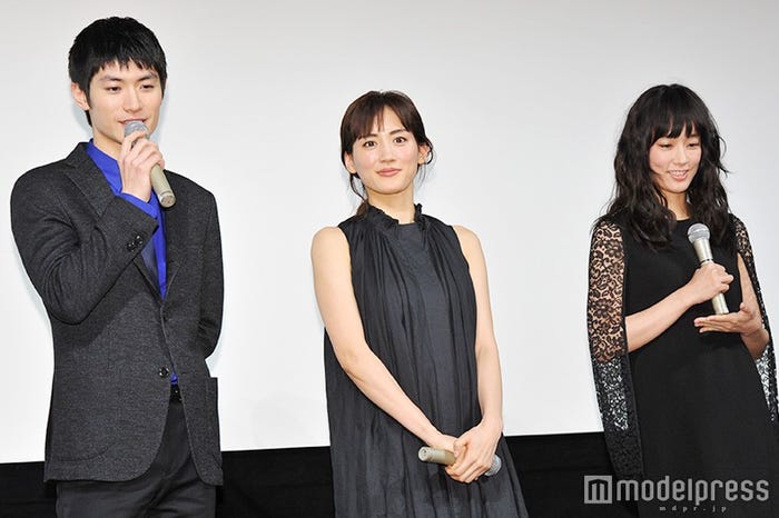 三浦春馬、綾瀬はるか、水川あさみ/ドラマ「わたしを離さないで」舞台あいさつより(C)モデルプレス