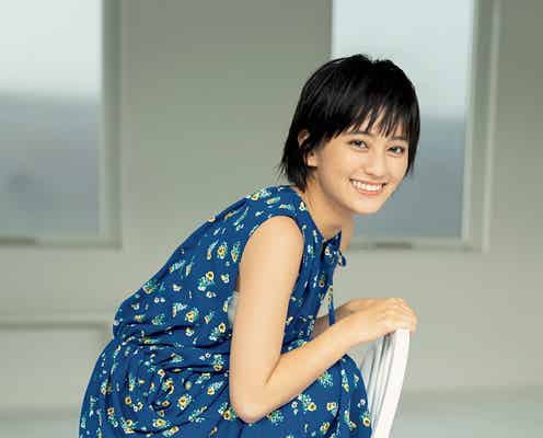 岡田結実、初のショートカットグラビア披露