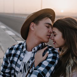 男女でこんなに違う キスの好み トップ3 あなたはどんなキスが好き モデルプレス