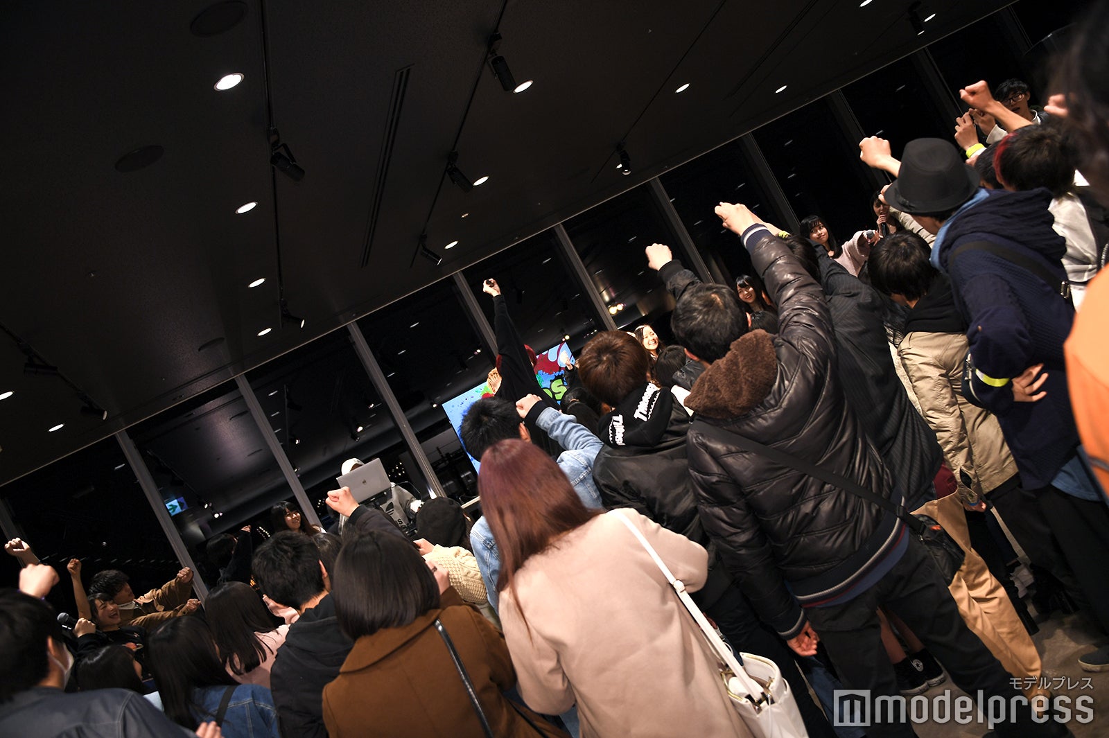 盛り上がる会場 （C）モデルプレス