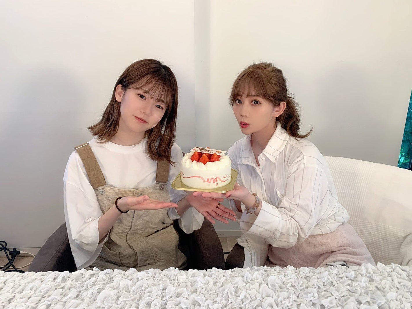 川口葵、MACOの誕生日にサプライズ登場 MV出演の約束も