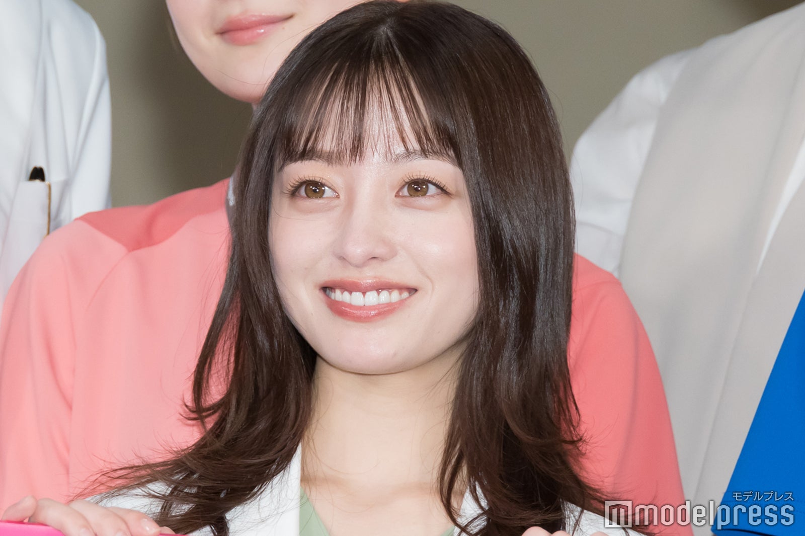 橋本環奈、主題歌担当・Da-iCE花村想太のサプライズ登場に笑顔 楽曲への期待も明かす【天久鷹央の推理カルテ】