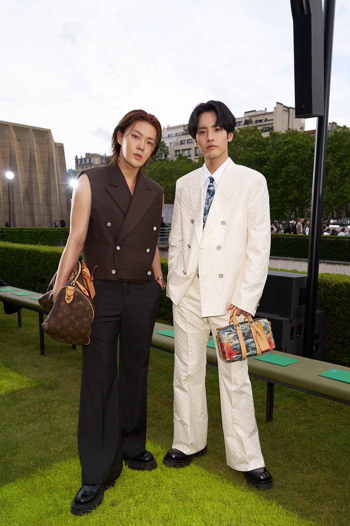 赤楚衛二＆NCT 127・YUTA、2ショット公開 コン・ユ＆三吉彩花＆SEVENTEEN・THE8らパリ開催「ルイ・ヴィトン」2025春夏メンズファッションショー豪華ゲスト来場