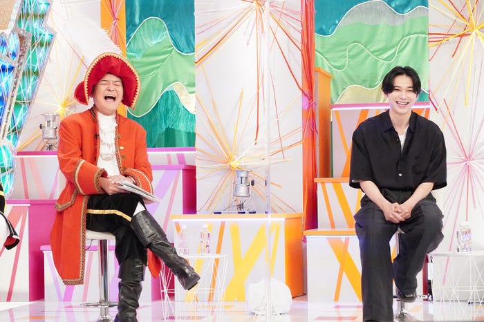 (左から)ノブ、吉沢亮(C)フジテレビ