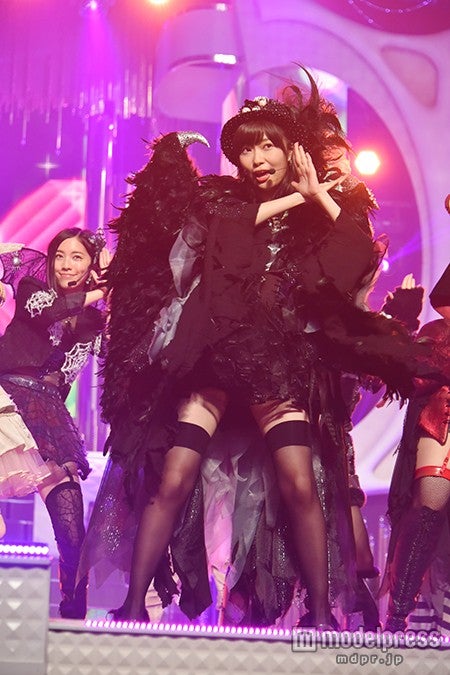 指原莉乃／THE MUSIC DAY での初披露の様子（C）AKS