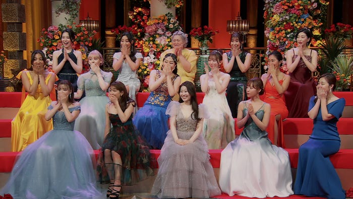 スタジオに集まった女性陣「バチェラー・ジャパン」シーズン5エピソード10(C)2023 Warner Bros. International Television Production Limited