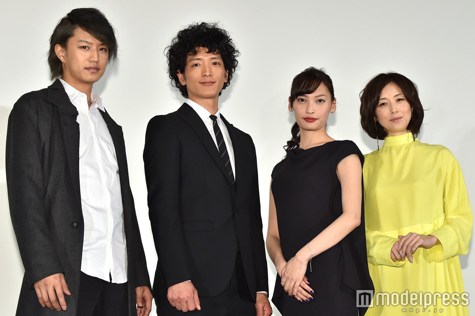 （左から）井上正大、渡部豪太、大政絢、高岡早紀（C）モデルプレス