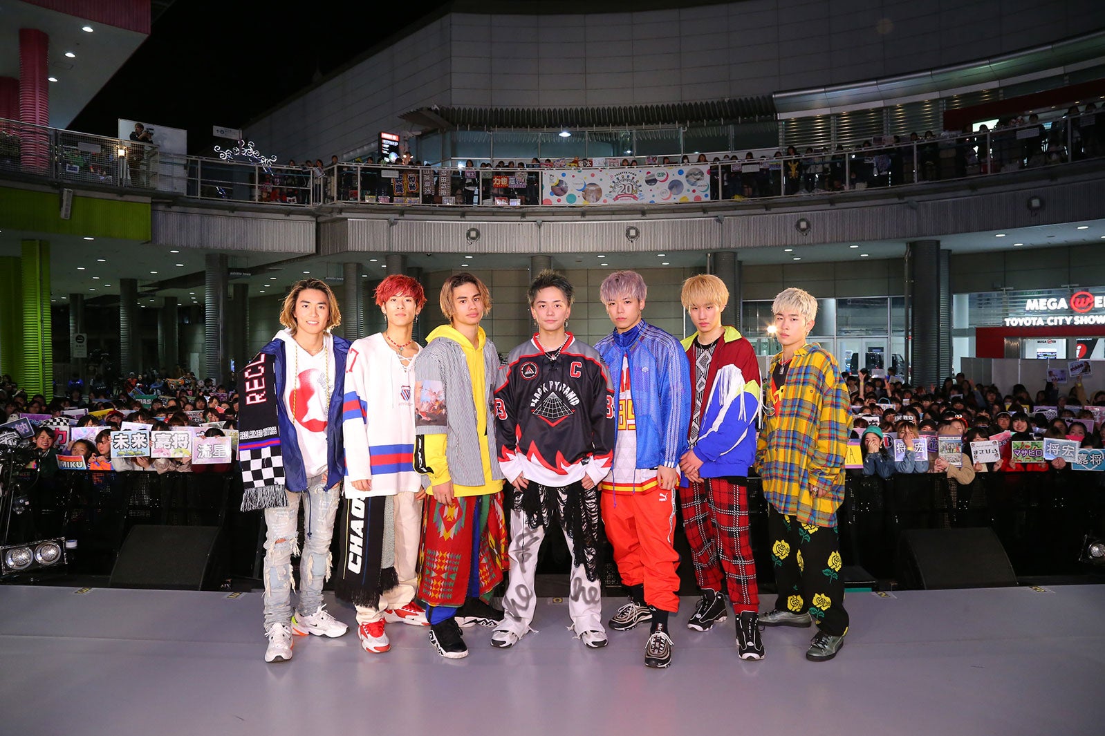 砂田将宏、深堀未来、海沼流星、日高竜太、加納嘉将、松井利樹、奥田力也（提供写真）