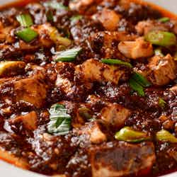 陳麻婆豆腐900円、牡蠣陳麻婆豆腐1100円/提供画像