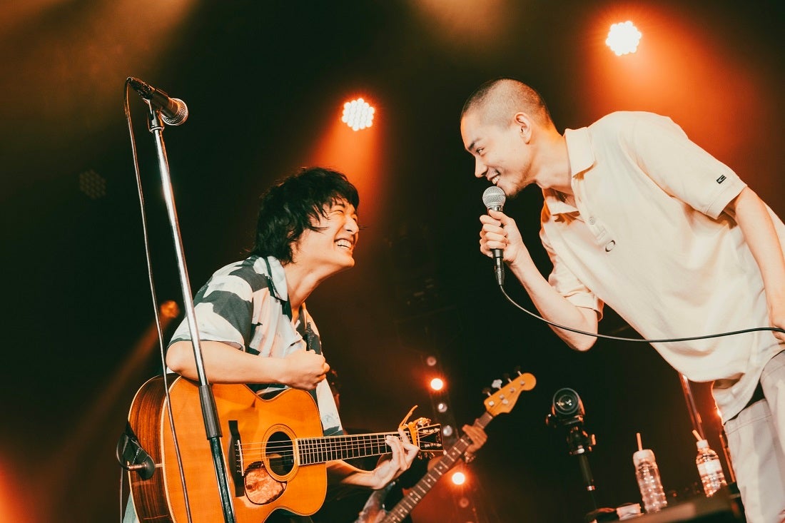 菅田将暉、盟友・石崎ひゅーいのライブにサプライズ登場 初オリジナルコラボ曲も披露＜本人コメント＞