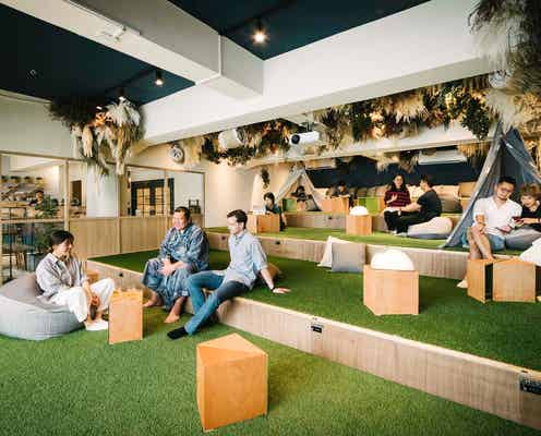 映画鑑賞中に眠れる!「シアターズィー(Theater Zzz)」開業、ホテルではない“泊まれるシアター”