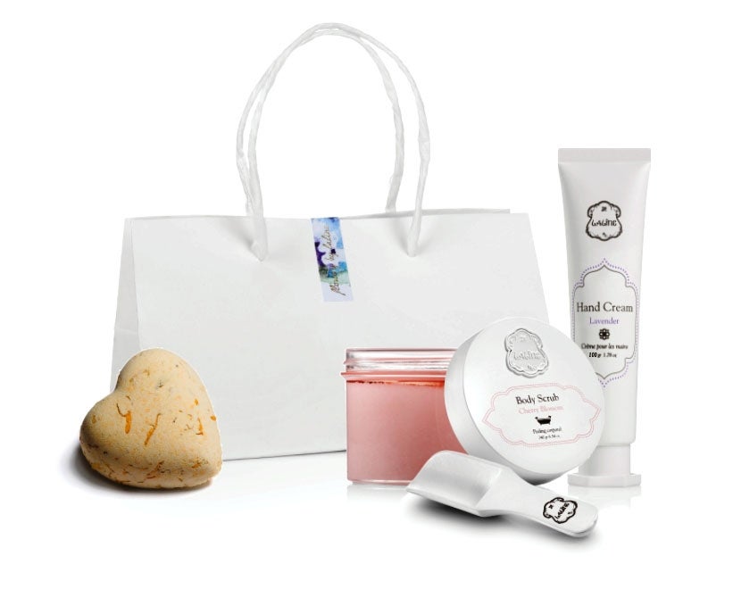 【ラリン】「ラベンダーハンドクリーム＆選べるスクラブセット」／画像提供：Laline JAPAN株式会社