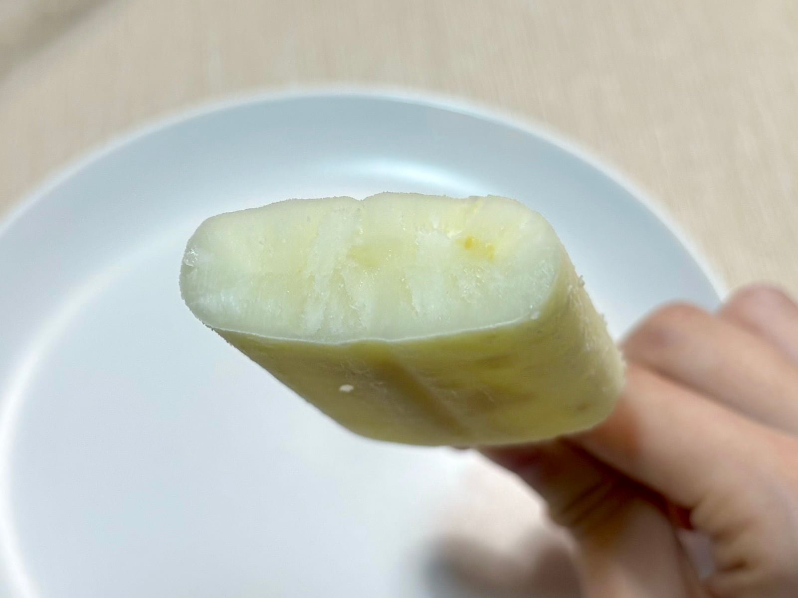 レモンピールのつぶつぶ食感がアクセントになっていておいしい