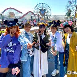 （左から）ブリトニー・トーキョー、ローラ、指原莉乃、若槻千夏、川村エミコ（C）Disney