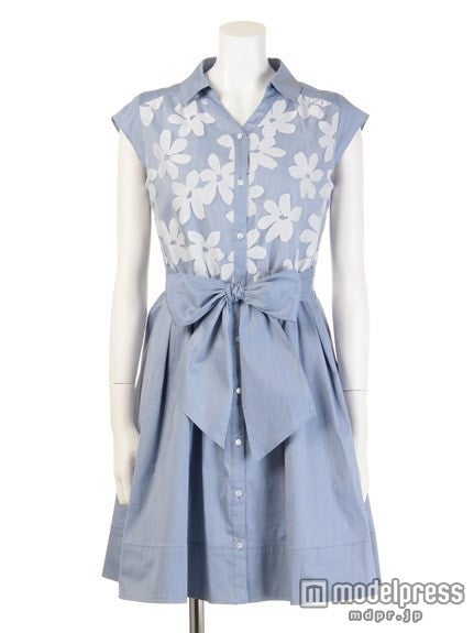 フラワー切り替えシャツワンピース「Rirandture」22,680円(税込)