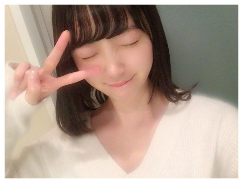 ニューヘアを披露した堀未央奈／堀未央奈オフィシャルブログより