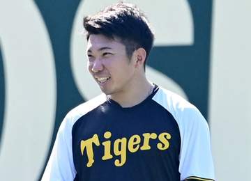 阪神・石井大智が屋外での歩行再開 外野のポール間を往復 2月に左アキレス腱断裂