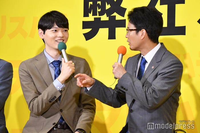 (左から)古川雄輝、唐沢寿明(C)モデルプレス