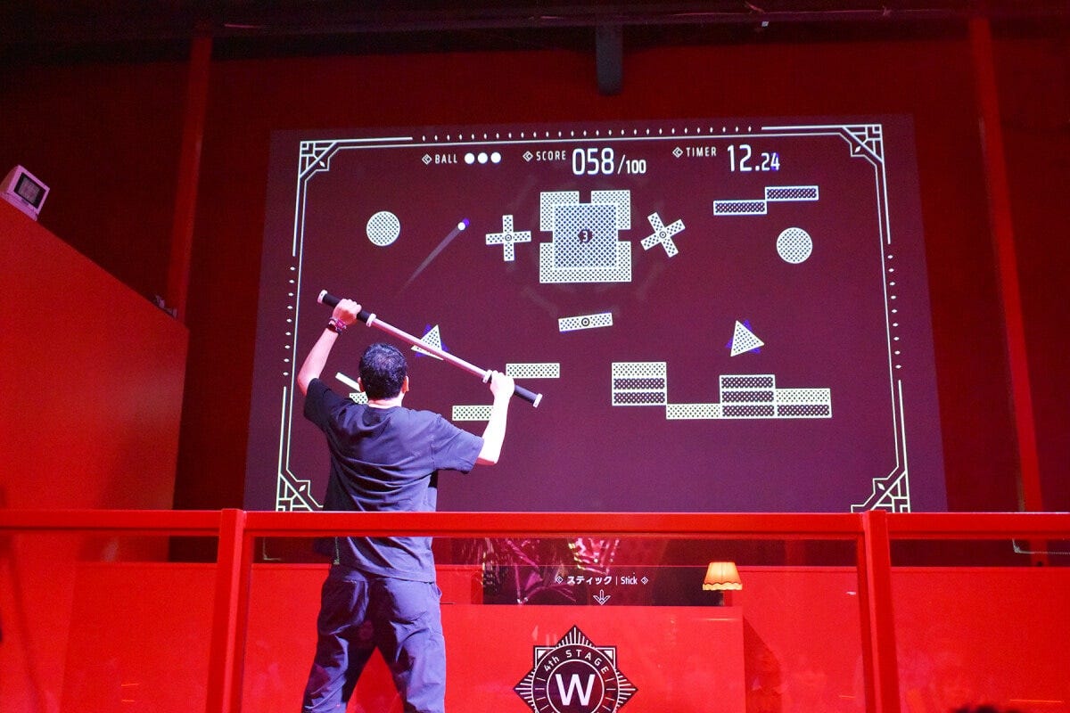 4th STAGEはアトラクションに並んでいる人たちがいる場所で実施。つまり、オーディエンスがいる状況でゲームに挑みます