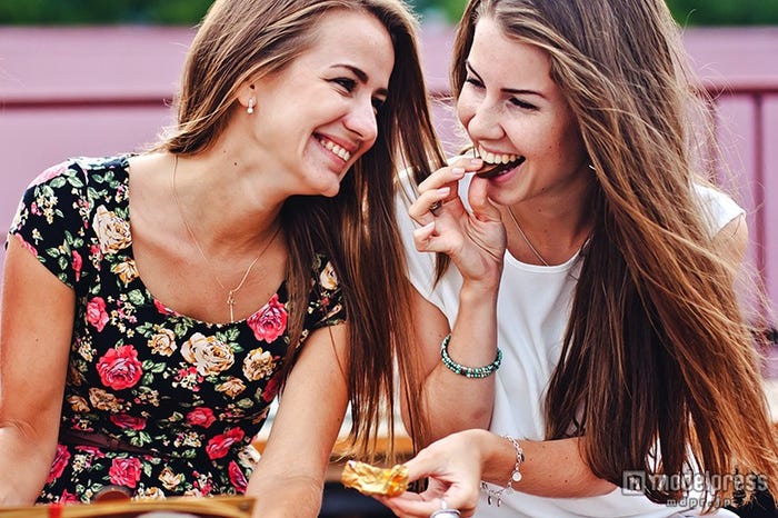 女性からの人気も重要(Photo by qrochkin)