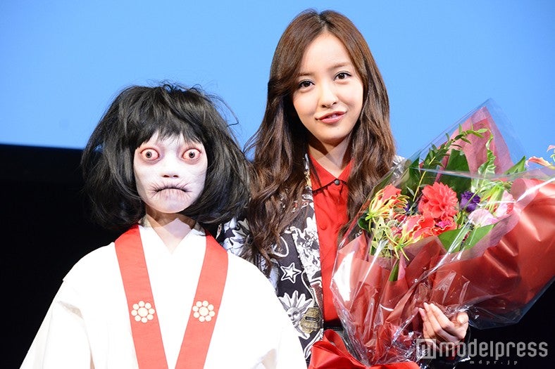 のぞきめ（石井心愛）、板野友美（C）モデルプレス