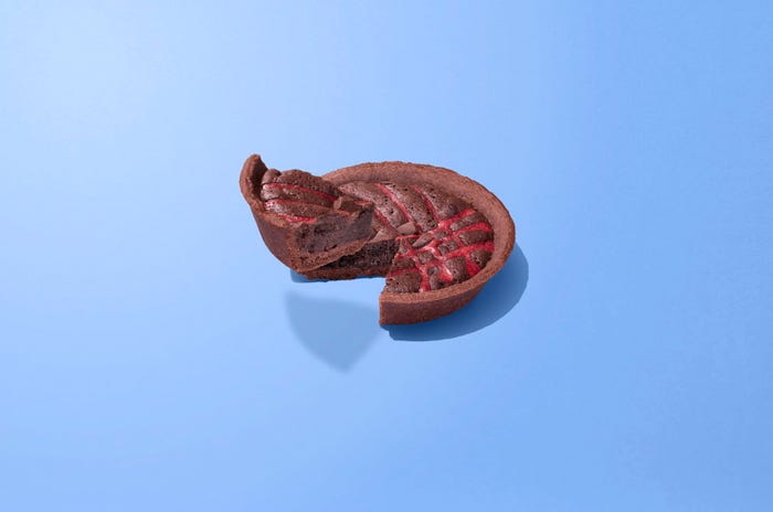 ラズベリー香るトリプルチョコタルト(税込248円)(提供写真)