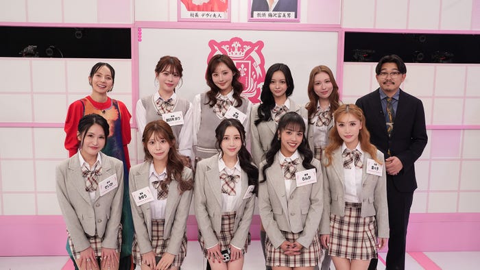 (上段左から時計回りに)ベッキー、朝日向まり、きほ、かりん、るな、伊藤俊介、奈々子、らんか、麻央、みゆう、せいか(提供写真)