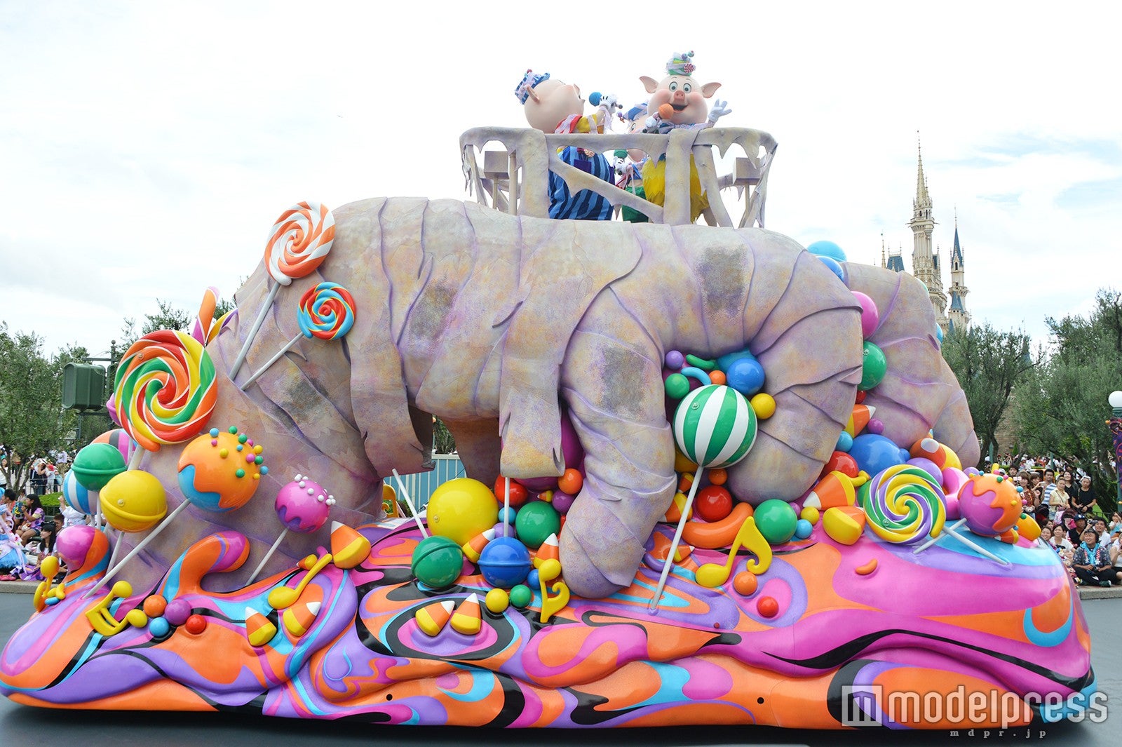 パレード「ハロウィーン・ポップンライブ」（C）モデルプレス