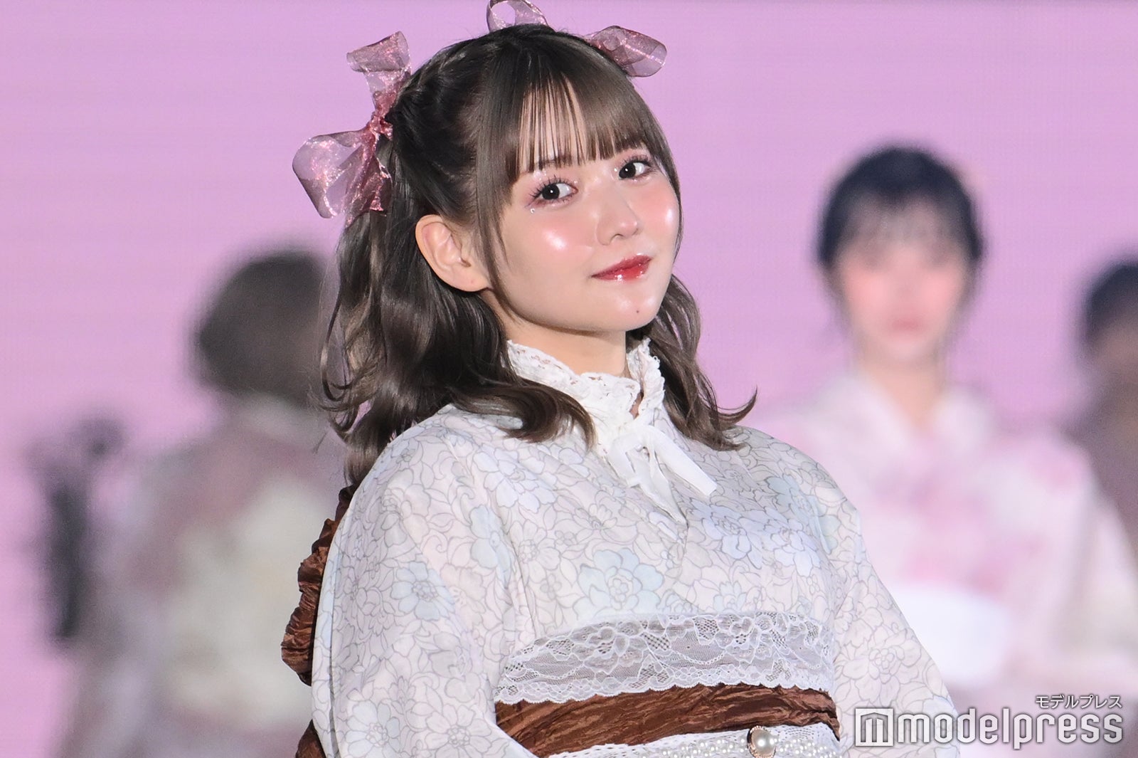 佐藤ノア、ドーリーフェイス際立つ和服姿 振り向きにキュン＜関西