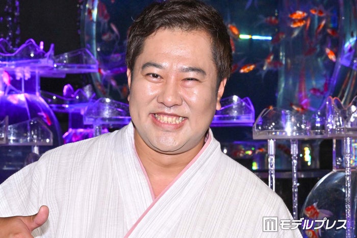 とにかく明るい安村「ミヤネ屋」での“映り込み”話題「さすが」「気づかなかった」ドジャーススタジアムでの様子に注目集まる